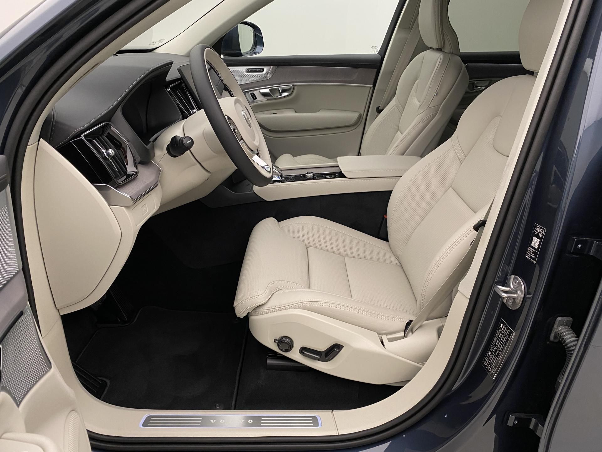 Volvo XC90, B5 AWD AUT BRIGHT PLUS 7míst - fotka 3