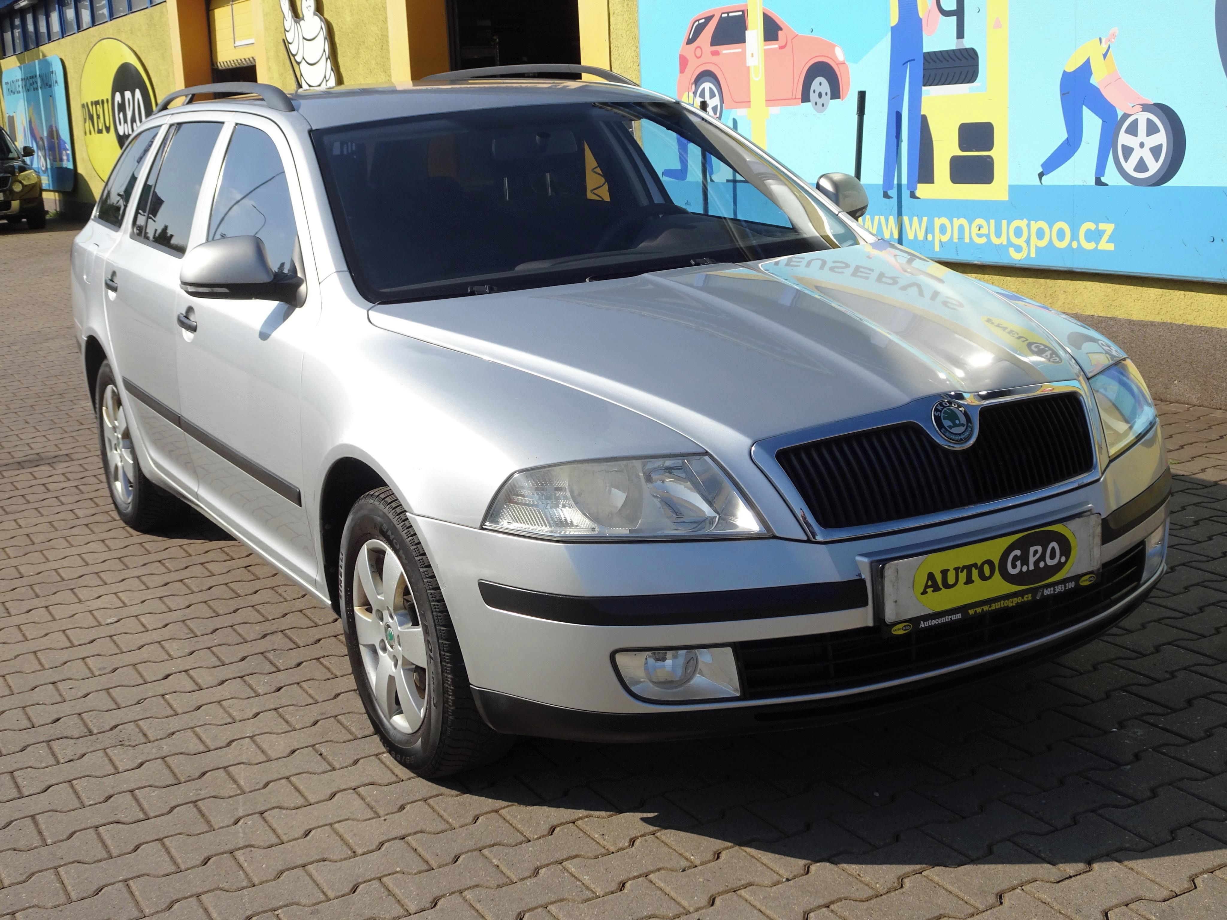 Škoda Octavia, 1.6i Combi - fotka 2
