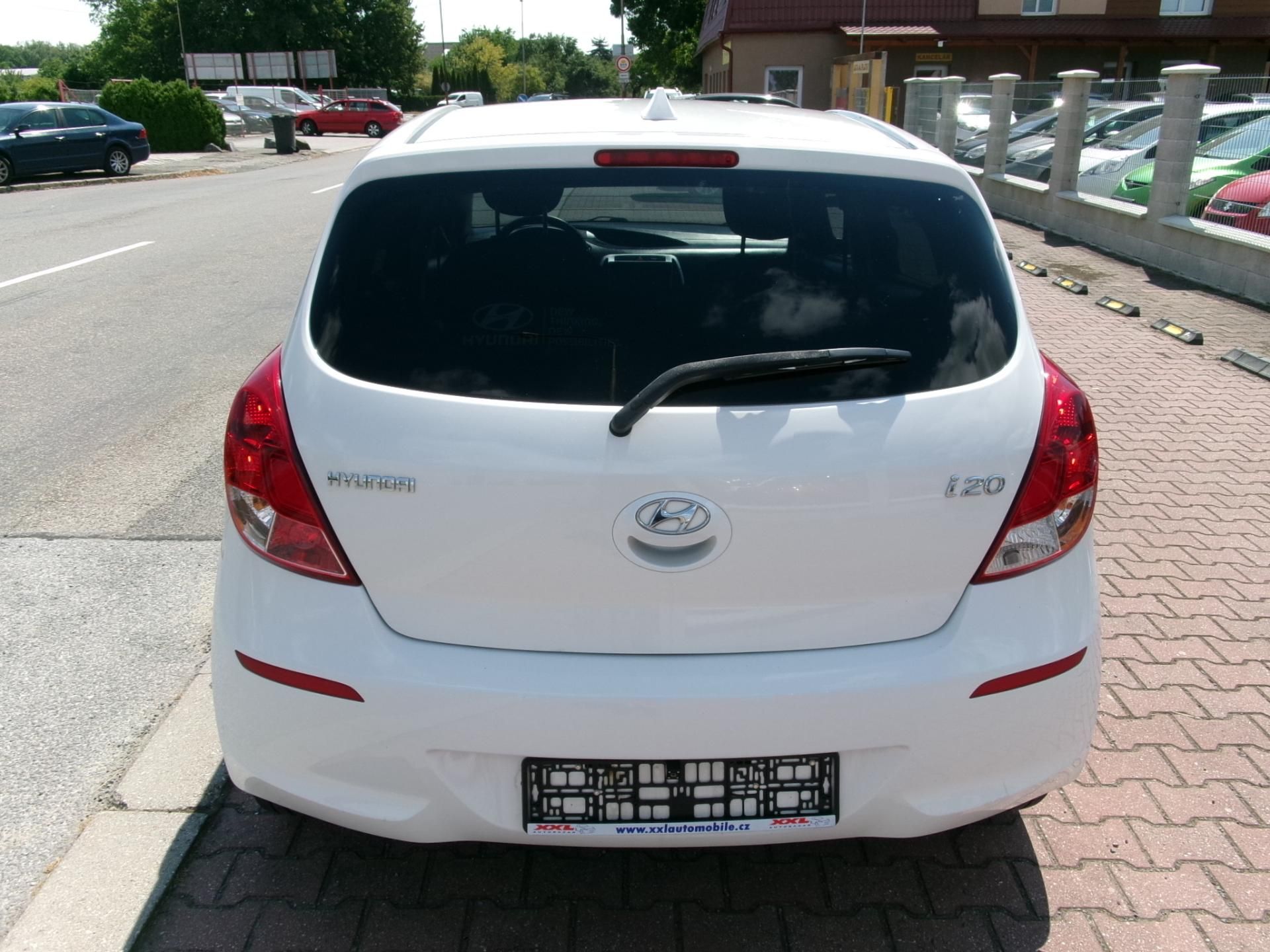 Hyundai i20, 1,2i KLIMA TEMP ALU BT USB - fotka 5