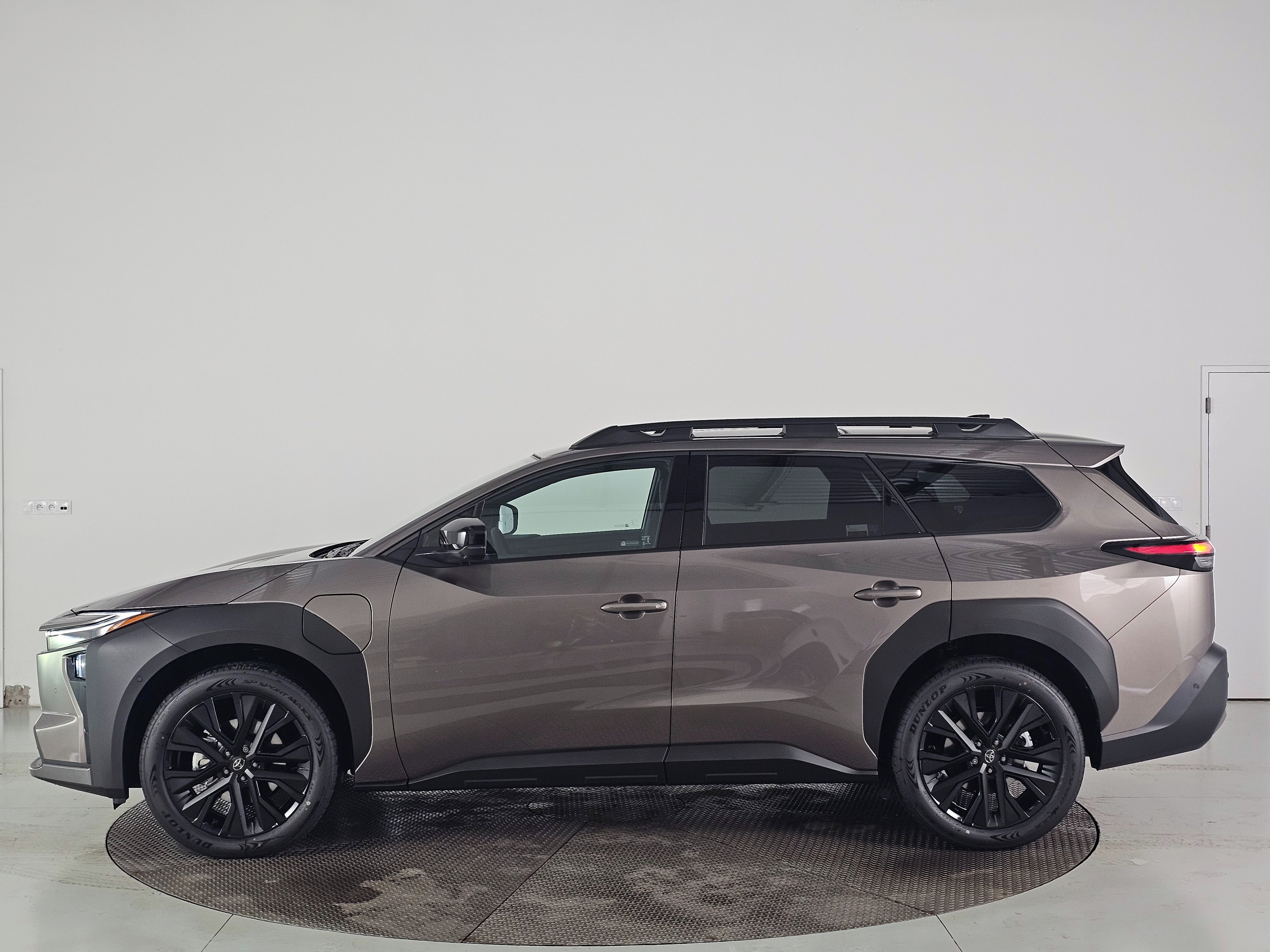 Toyota bZ4X, TS Executive 4x4 74,7 kWh 380k - fotka 3