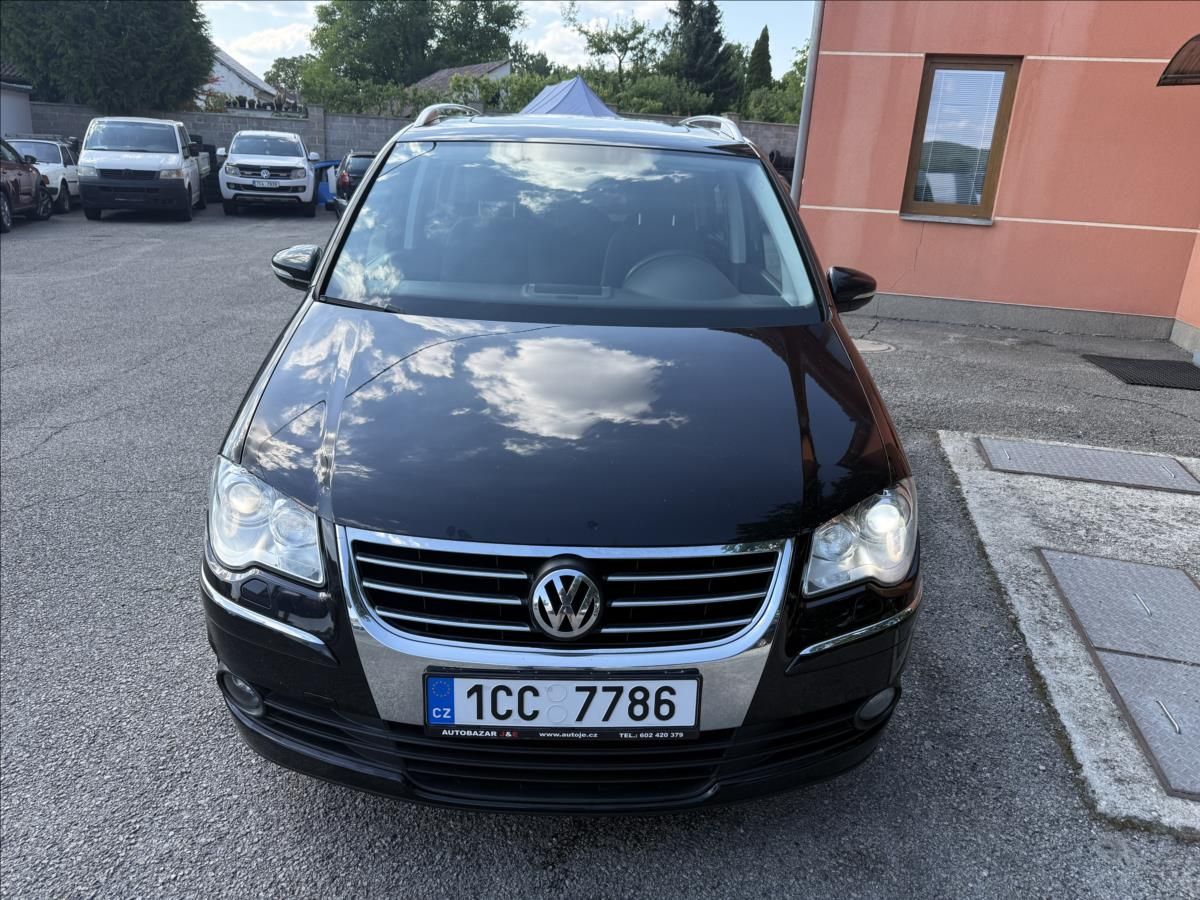 Volkswagen Touran, 1,4 TSi Higline - fotka 2