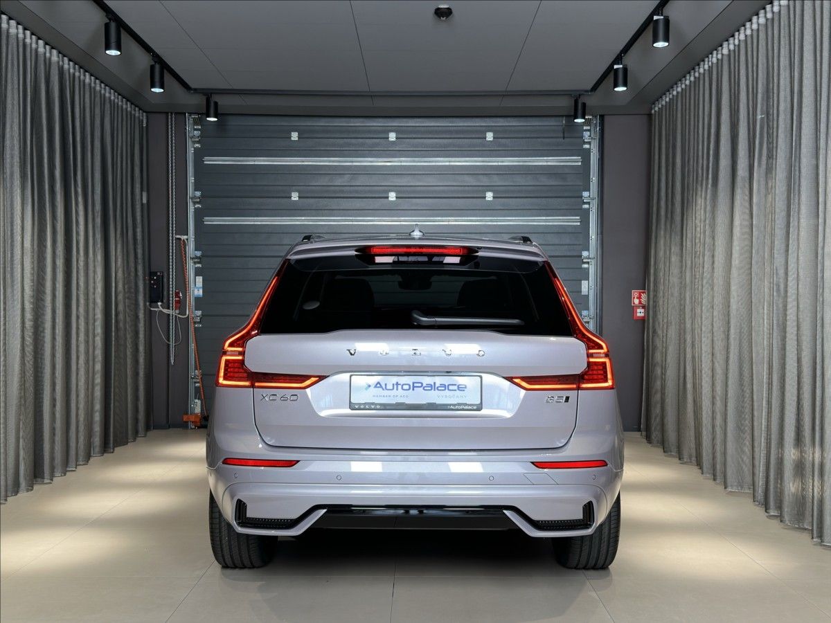 Volvo XC60, 2,0 B5  Plus Dark - fotka 5