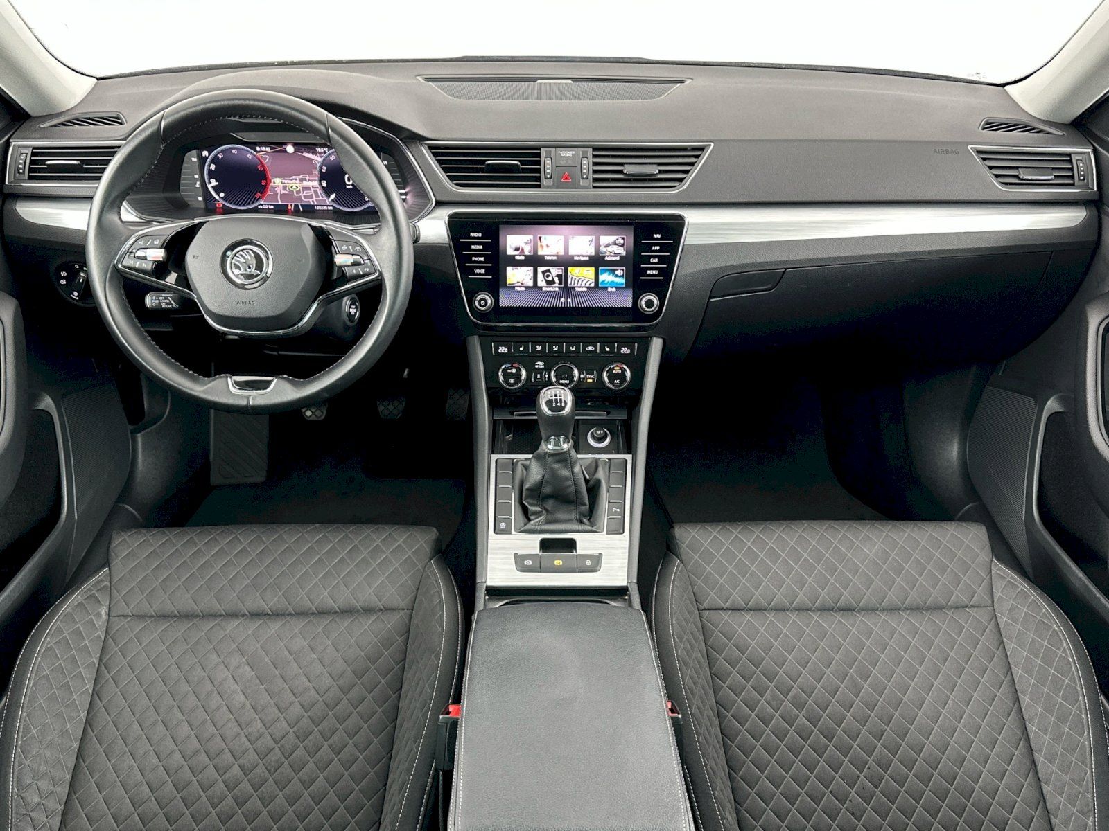 Škoda Superb, 2.0TDI 110kW Ambition - fotka 5