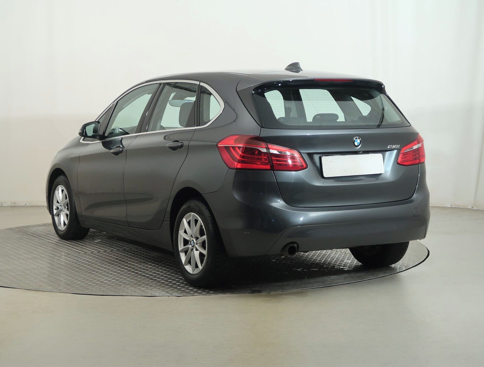 BMW Řada 2, 218i Active Tourer, Automat - fotka 4