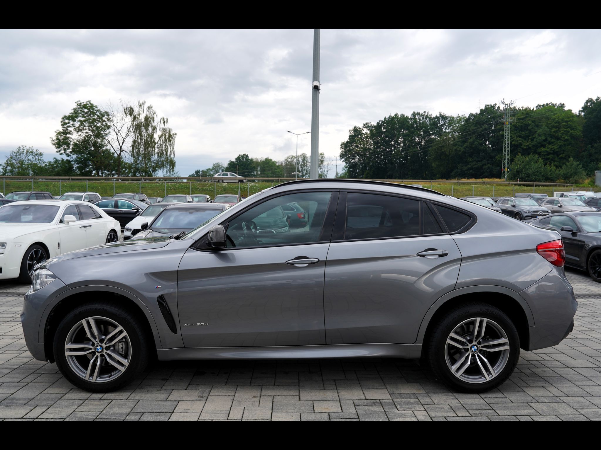 BMW X6, 3.0d xDrive, M paket/260PS/ČR - fotka 3