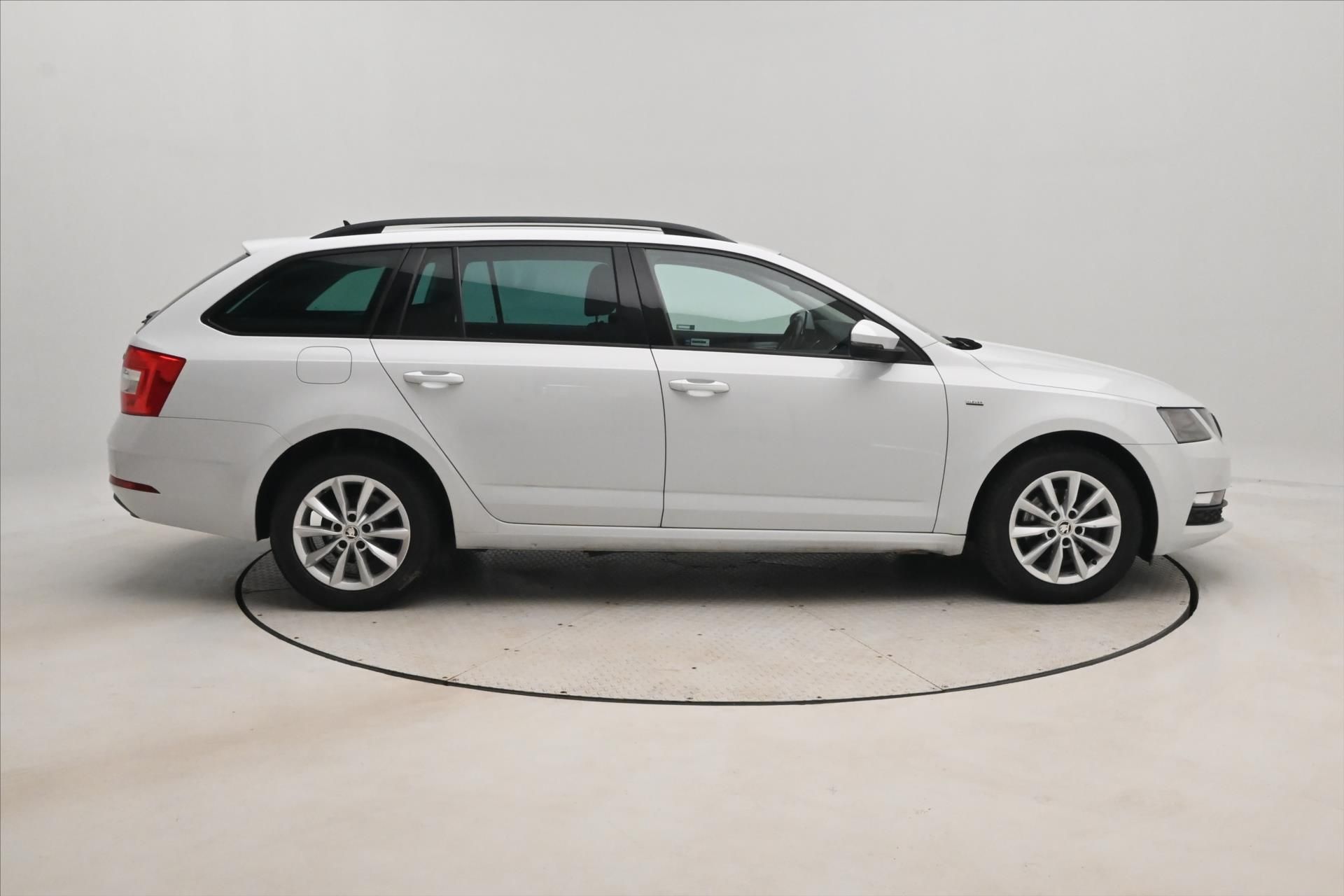 Škoda Octavia, 2,0 TDI 110 kW DSG Clever Záru - fotka 4