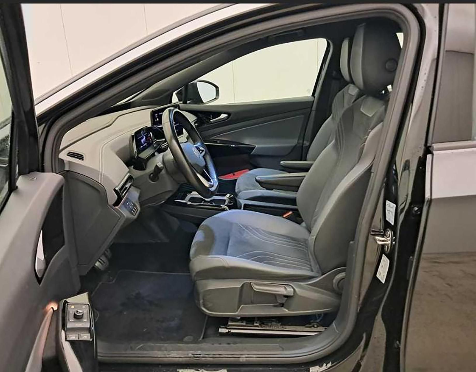 Volkswagen ID.4, 128 kW, LED, Tažné - fotka 5