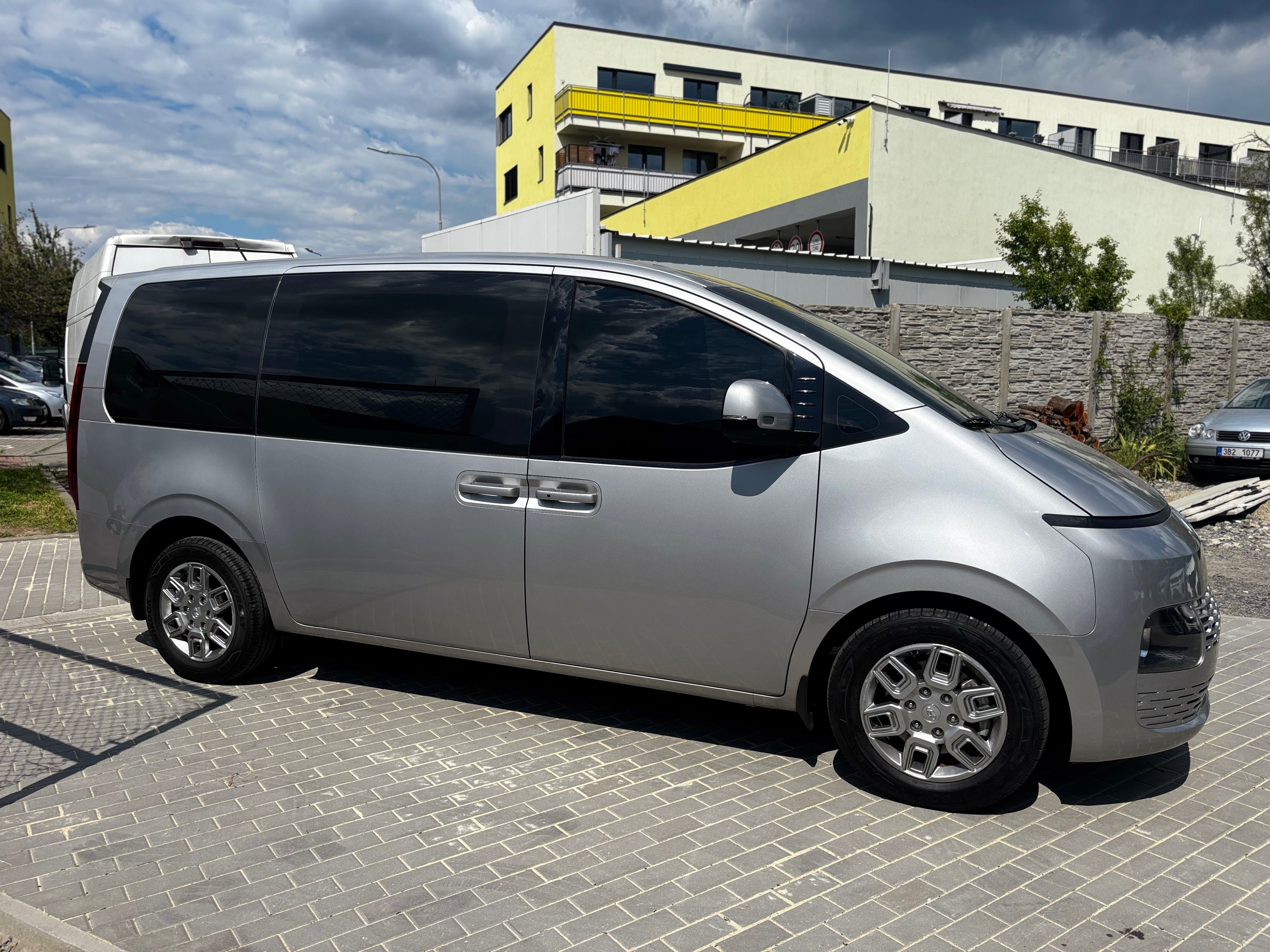 Hyundai Staria, 2.2CRDI 130KW,STYLE,5 MIST,DPH - fotka 6