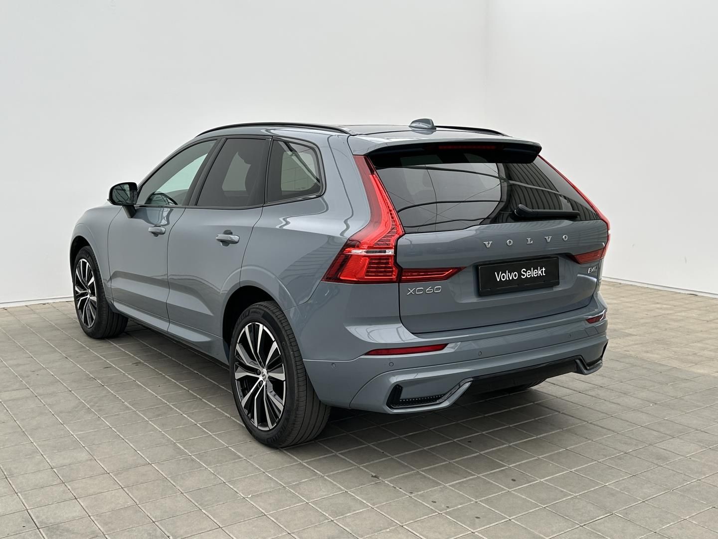 Volvo XC60, 2.0B4 145kW 4x4  ULTIMATE - fotka 4