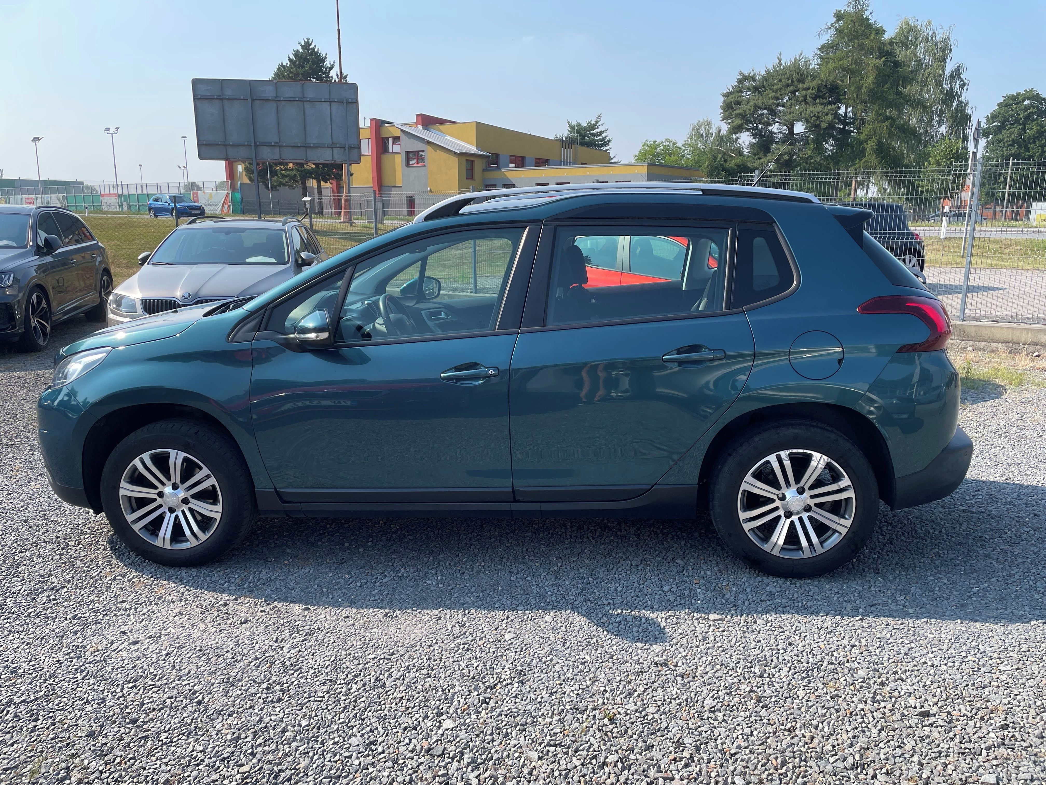 Peugeot 2008, 1.2 PureTech 96 kW /VÝHŘ/KAME - fotka 3