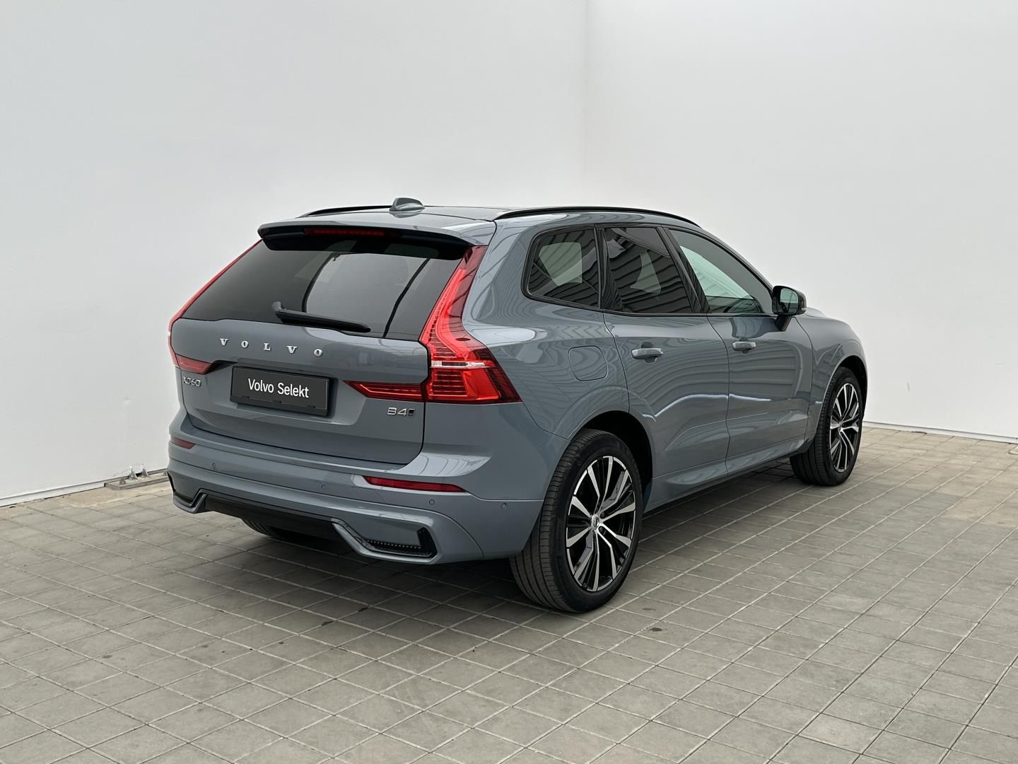 Volvo XC60, 2.0B4 145kW 4x4  ULTIMATE - fotka 6