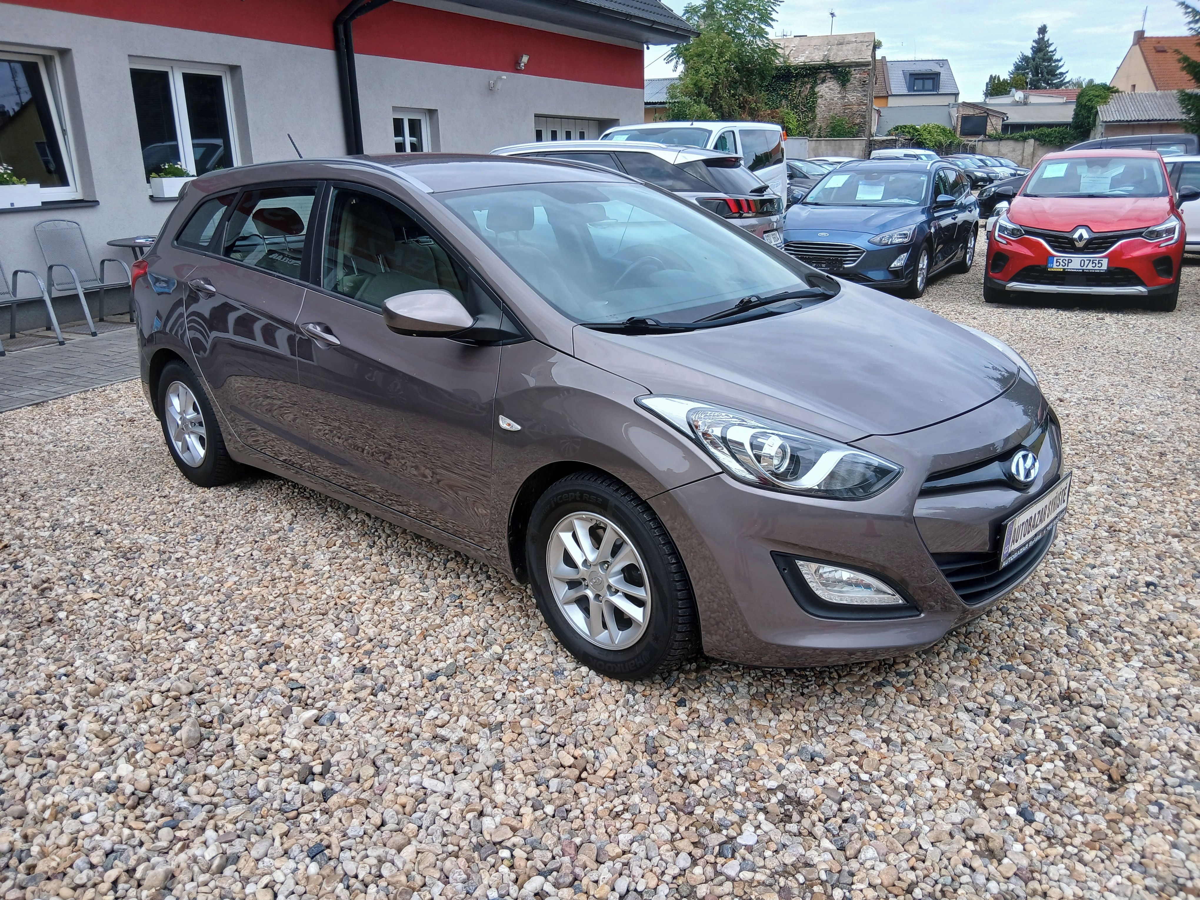 Hyundai i30, 1.6 MPi 88KW Nové v ČR, Kombi - fotka 3