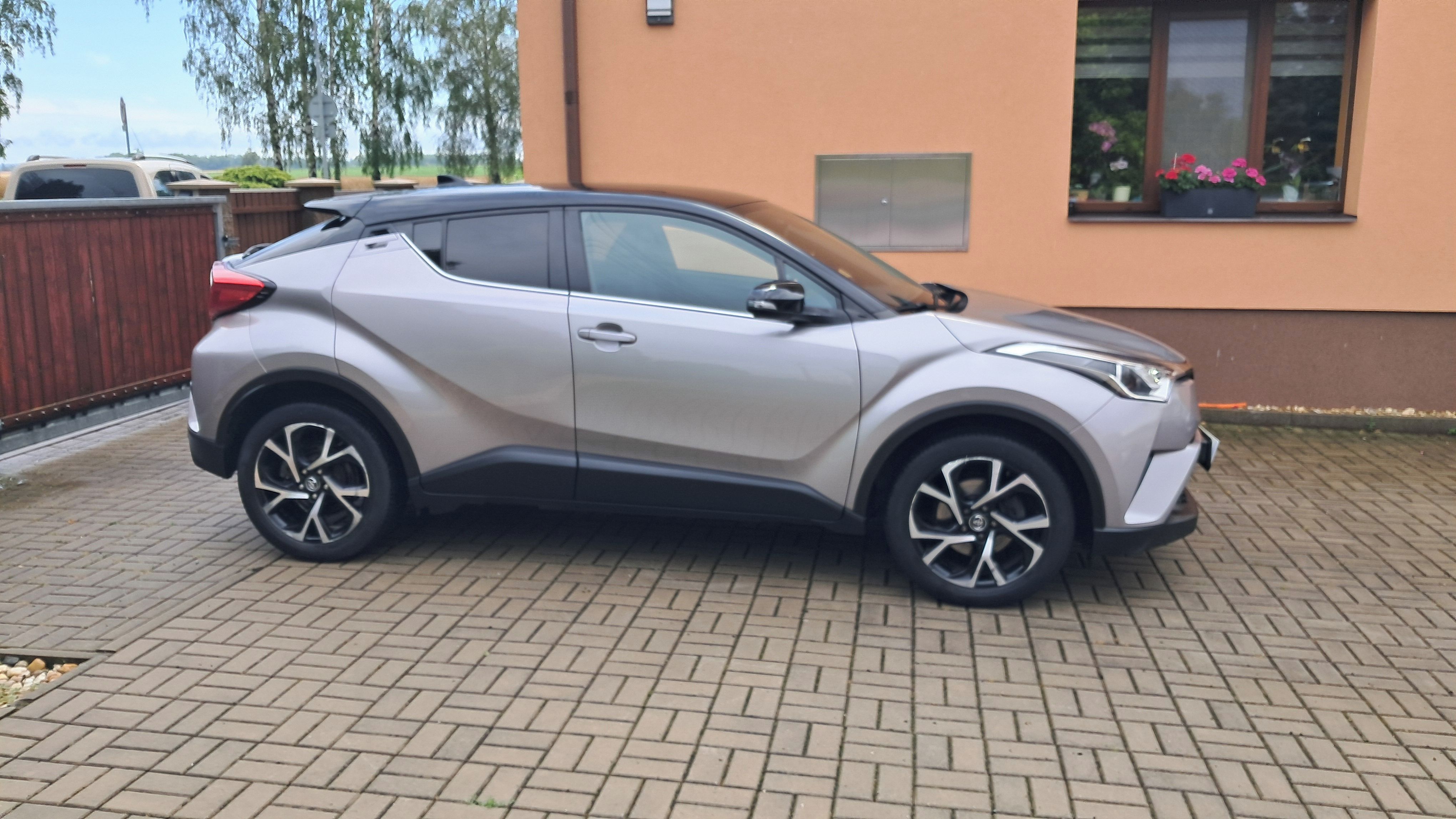 Toyota C-HR, 1.2 Turbo Dynamic ČR - fotka 3
