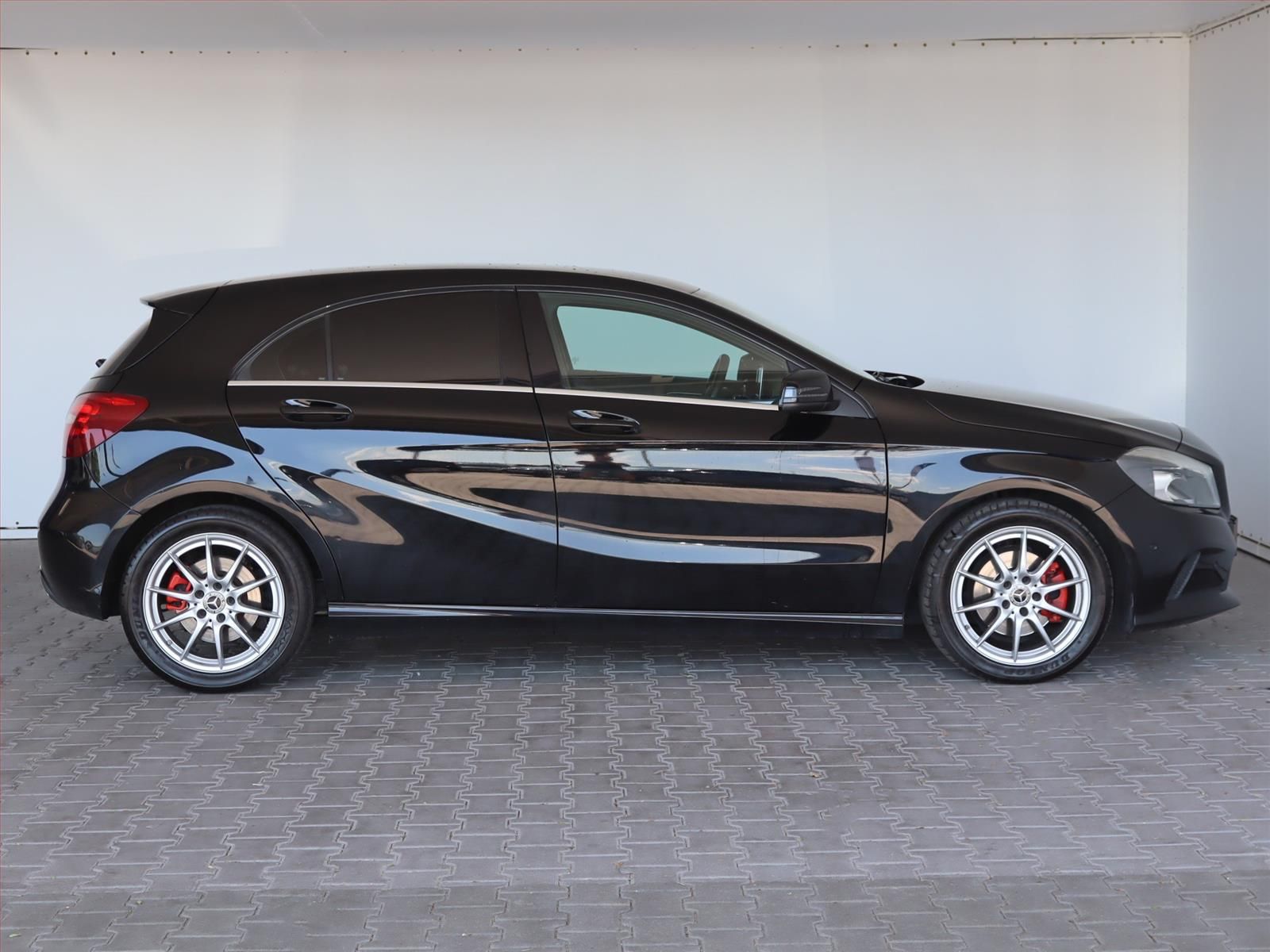 Mercedes-Benz Třídy A, 220 4MATIC, 4X4, Automat - fotka 6