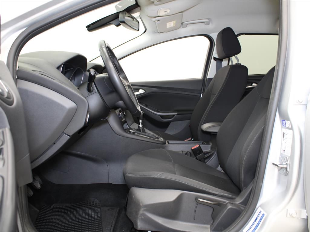 Ford Focus, 1,0 EB 92kW 1.maj.ČR 102tkm! - fotka 6