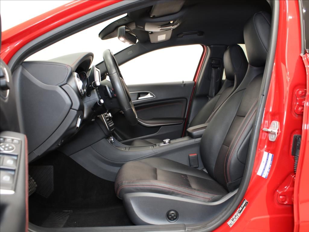 Mercedes-Benz GLA, 2,0 250 4M AMG paket Kam.ČR - fotka 6