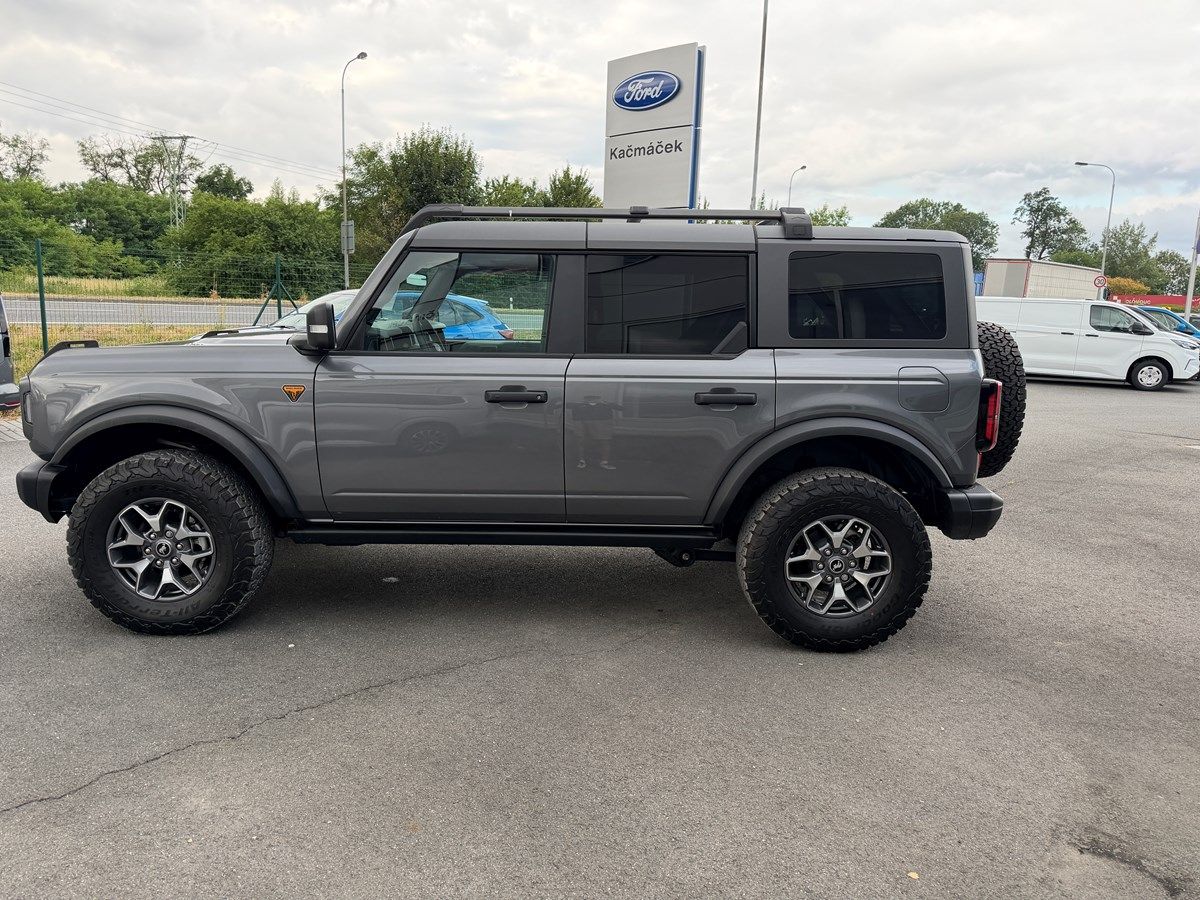 Ford Bronco, Badlands, 2.7 EcoBoost V6 Twin - fotka 6