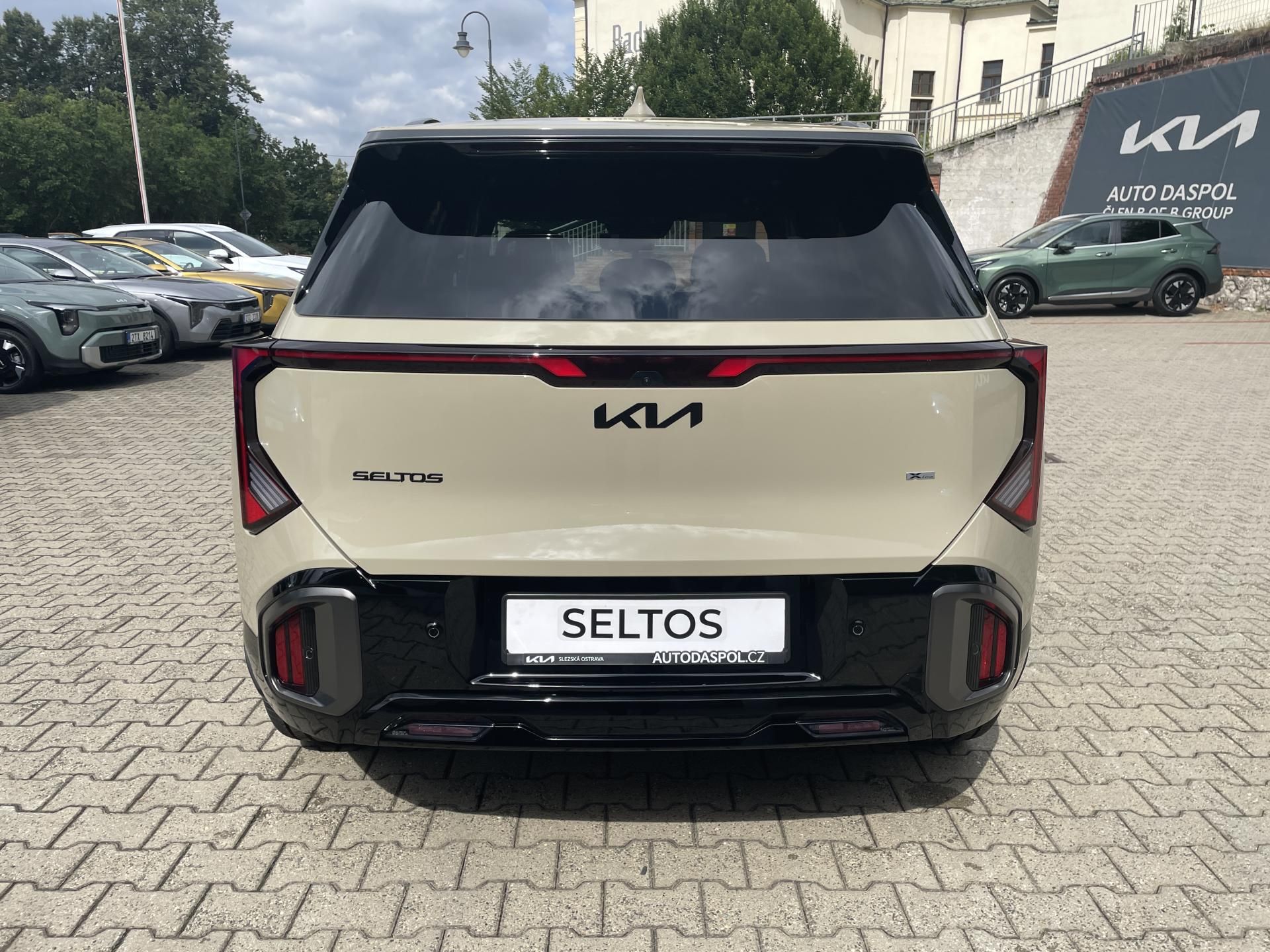 Kia Seltos, 1,6 T-GDi GPF 4x4 7DCT X-LINE - fotka 4