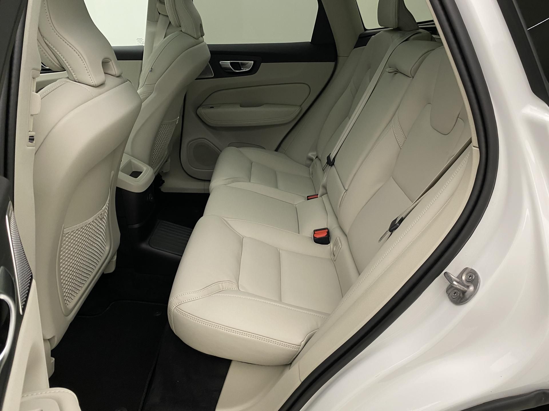 Volvo XC60, T8 AWD RECHARGE DARK ULTRA CZ - fotka 5