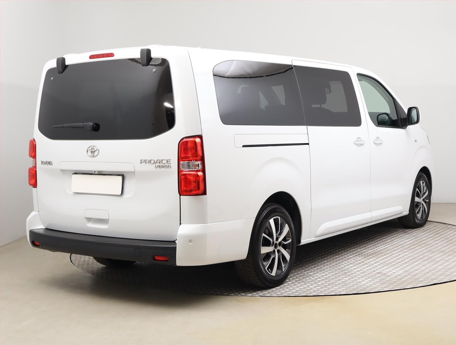 Toyota Proace Verso, 2.0 D-4D, Family, Klima, ČR - fotka 5