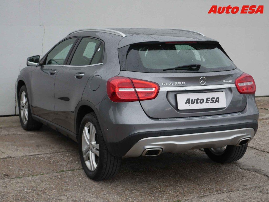 Mercedes-Benz GLA, 250 4Matic 4Mat,ČR,AT - fotka 4