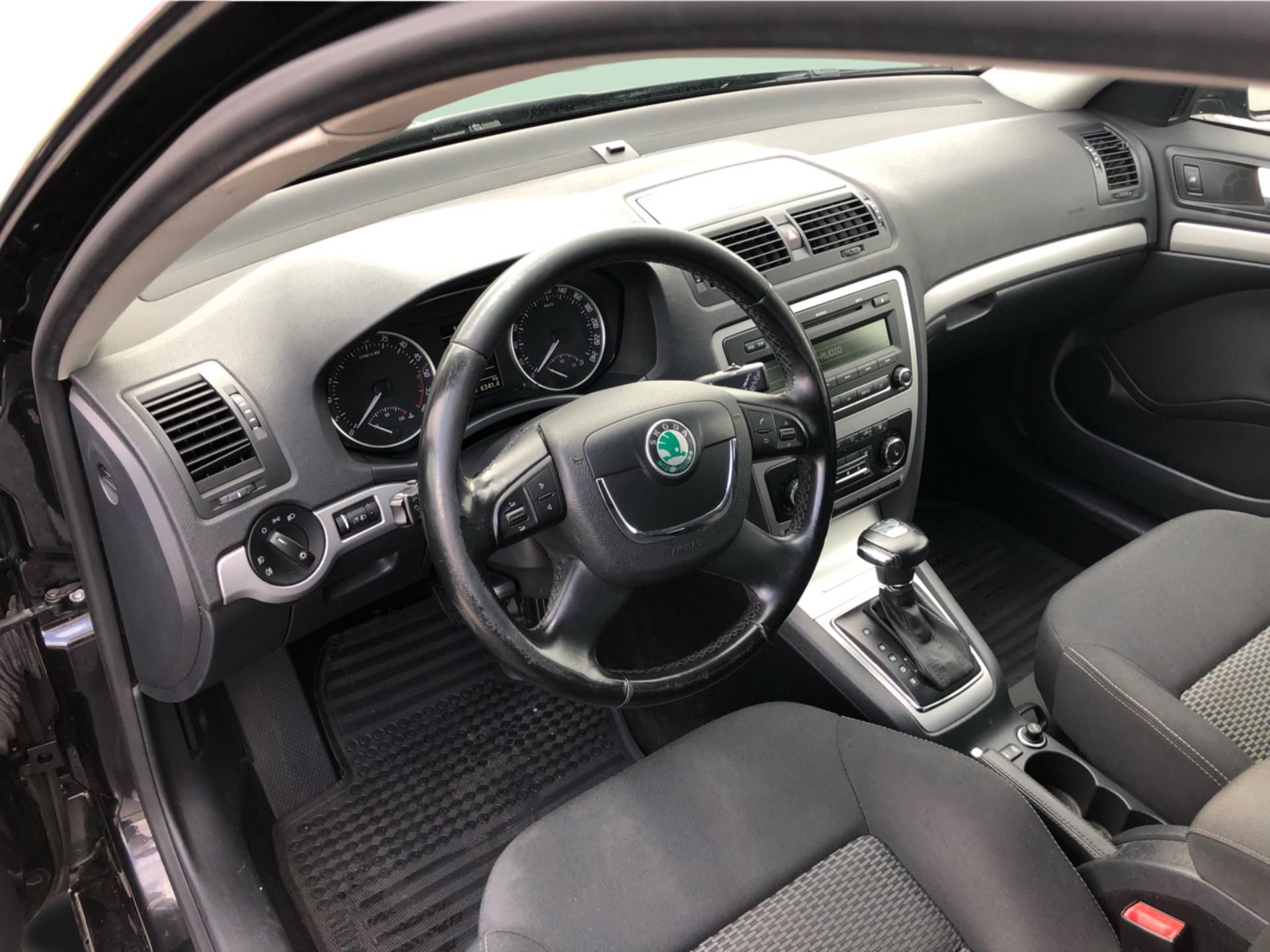 Škoda Octavia, Combi 1.6 TDi Elegance - fotka 5