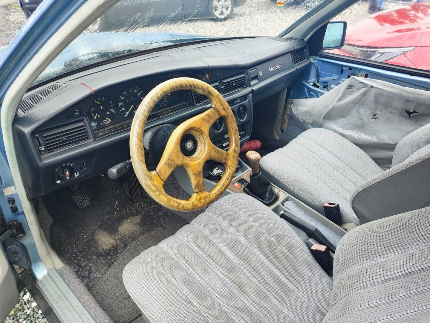 Mercedes-Benz 190, 2,0 - fotka 6