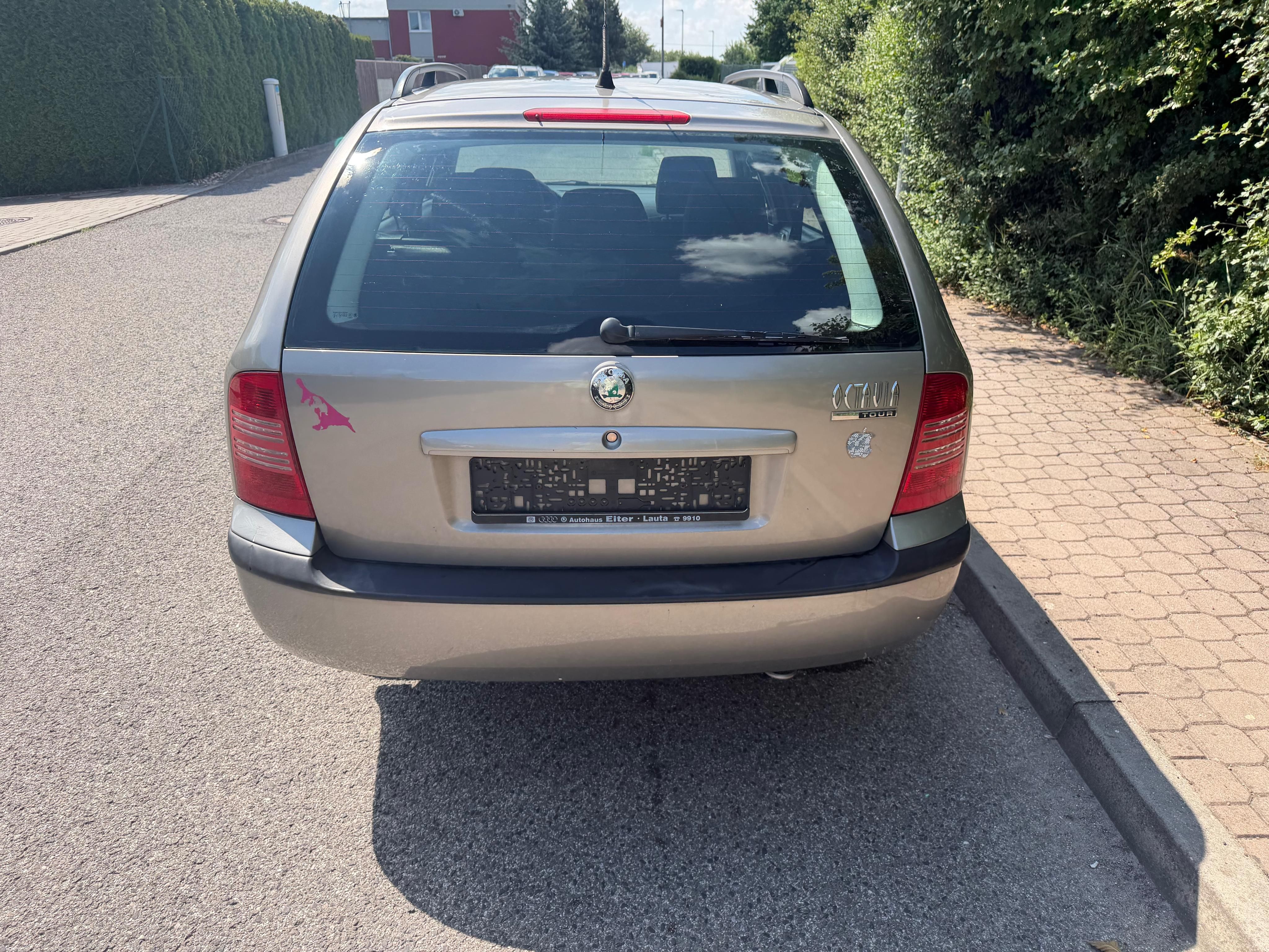 Škoda Octavia, 1,6i/ 75kw Tour Nová STK - fotka 5