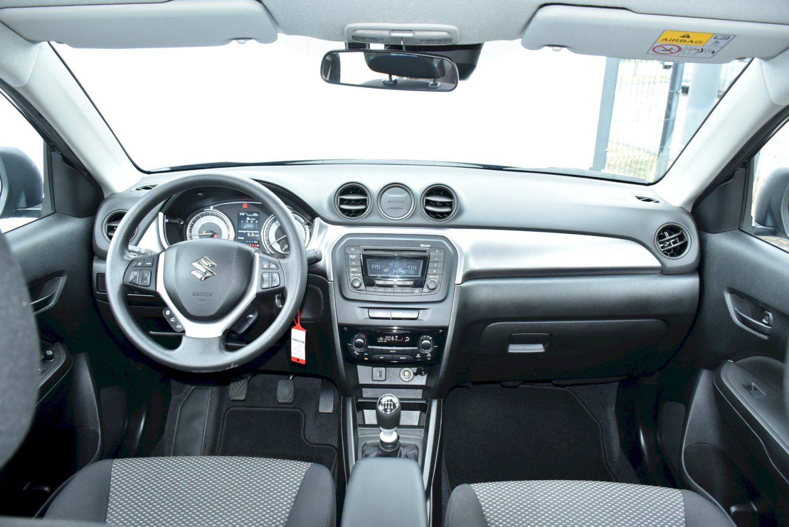 Suzuki Vitara, 1.4i BoosterJet 95kw - fotka 5