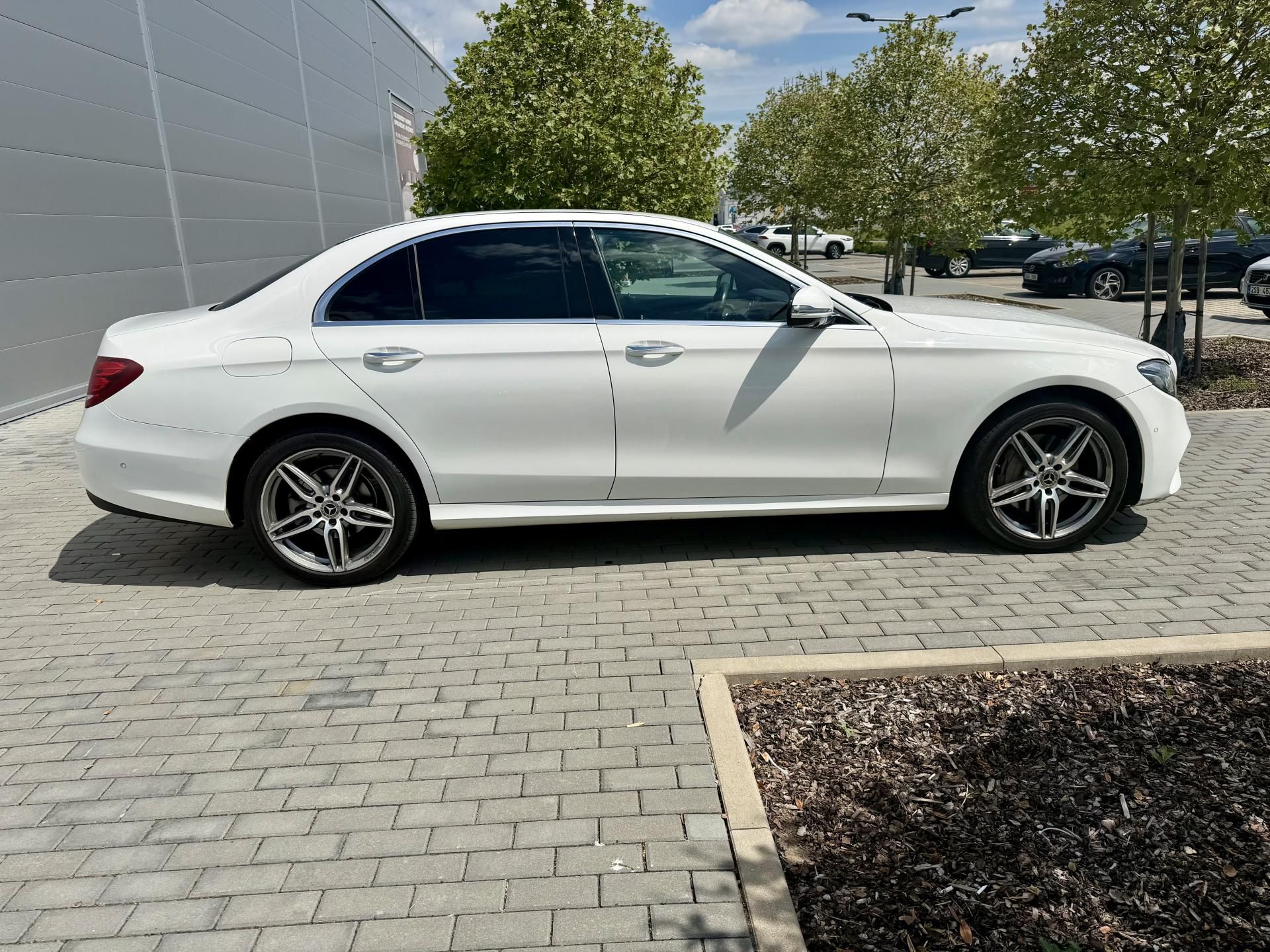 Mercedes-Benz Třídy E, 220D 4Matic W213 AMG KOUP ČR - fotka 4