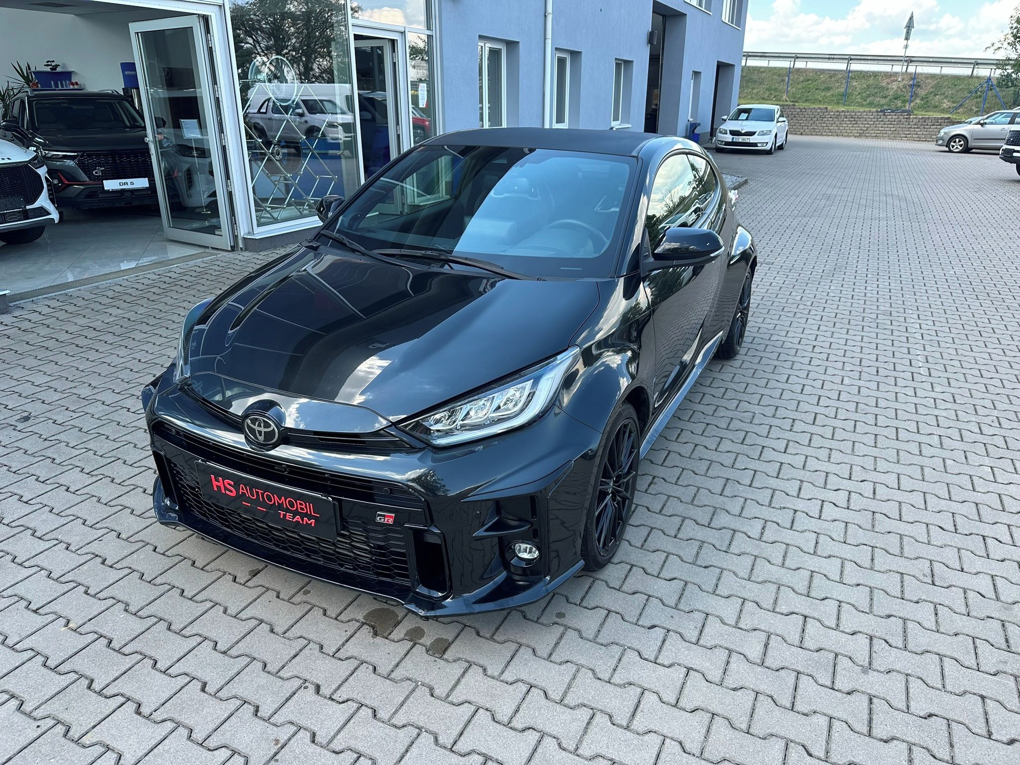 Toyota GR Yaris, 1,6i 192kW 4x4  ZÁRUKA!!! - fotka 2