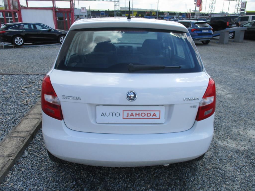 Škoda Fabia, 1,2 TSi, klimatizace,serviska, - fotka 6