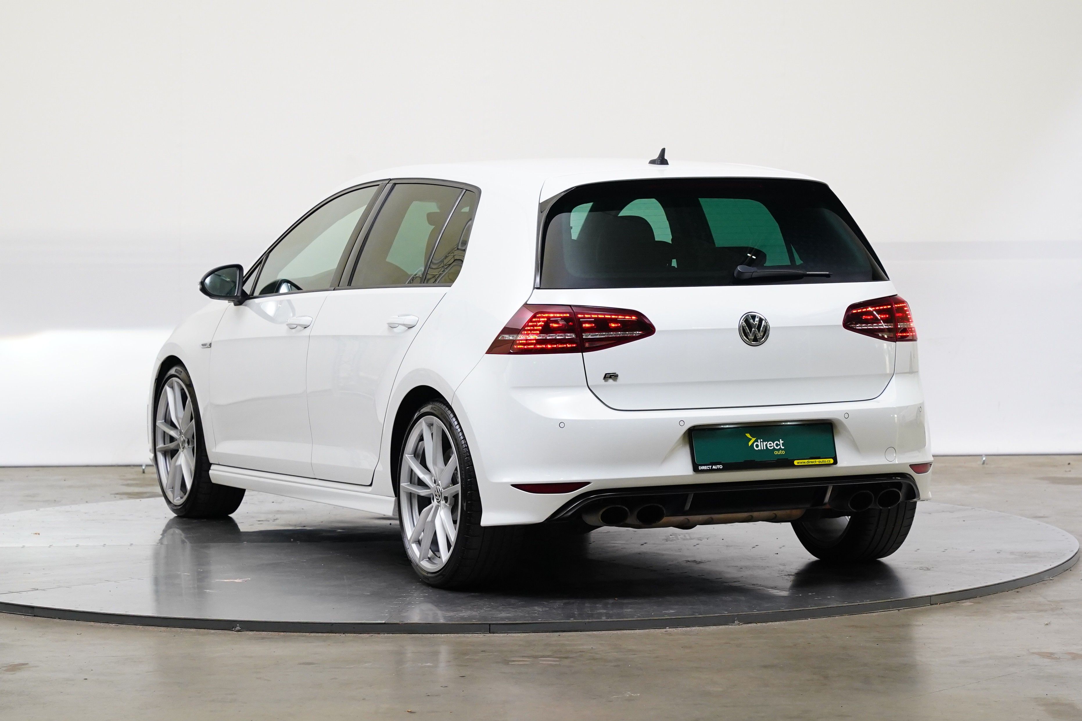 Volkswagen Golf, 2.0 TSI 221 kW 4Motion R - fotka 4