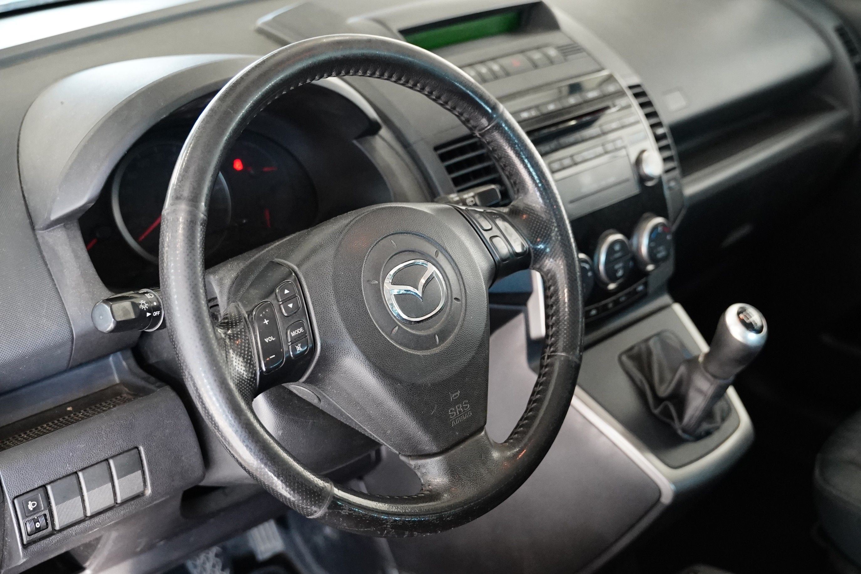 Mazda 5, 2.0i 107kW - fotka 6