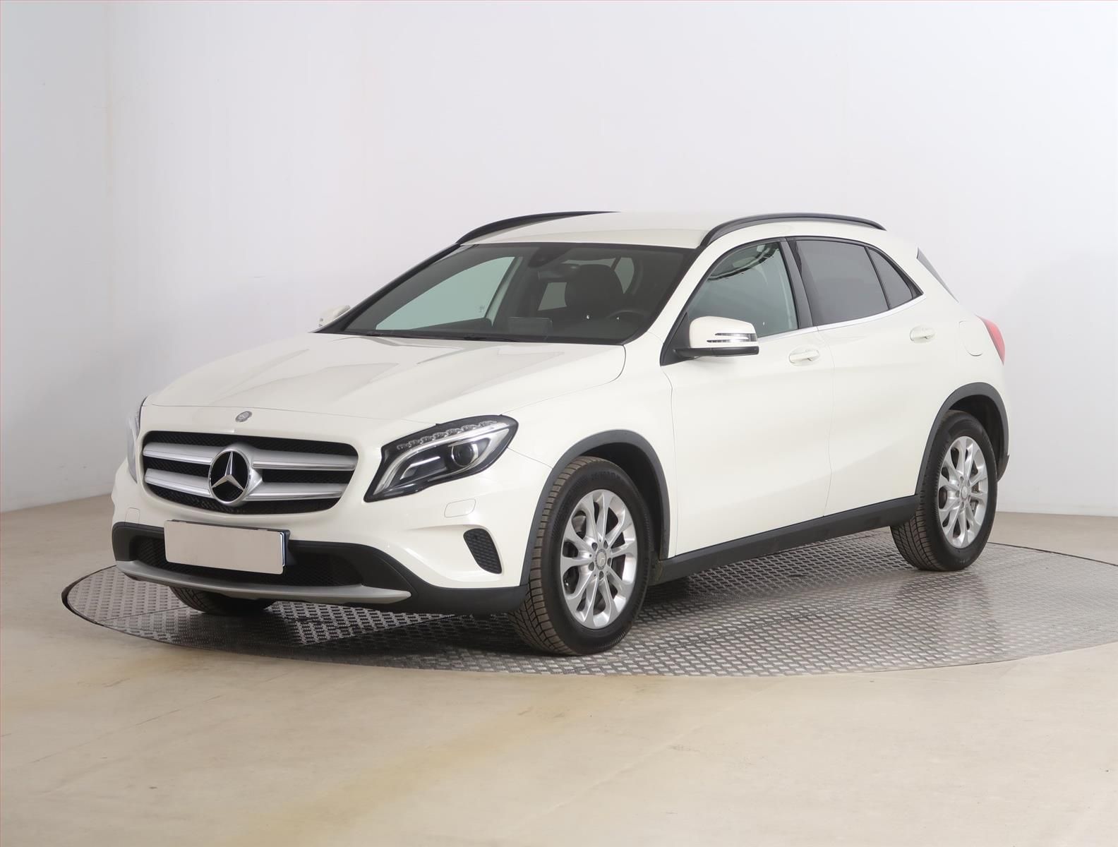 Mercedes-Benz GLA, 180 CDI, Style, Automat - fotka 2