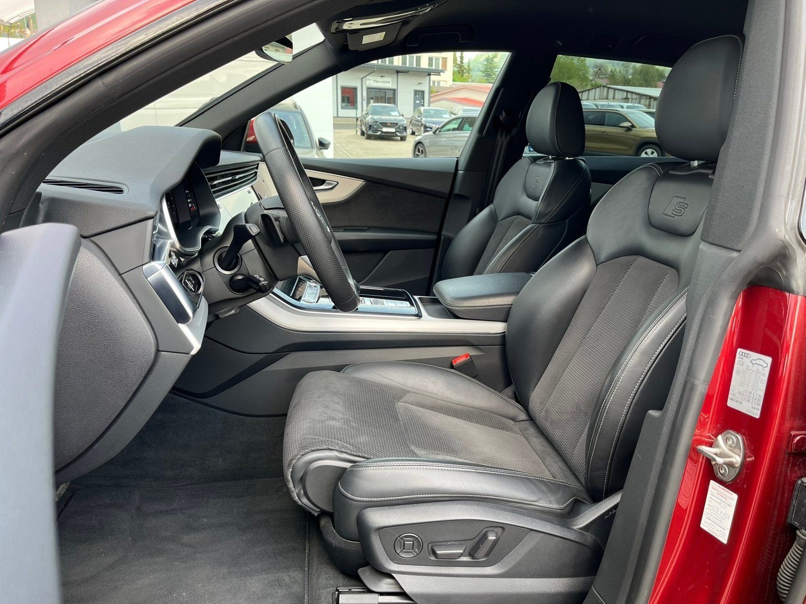 Audi Q8, Audi Q8 50 TDI 3.0 210kW - fotka 5