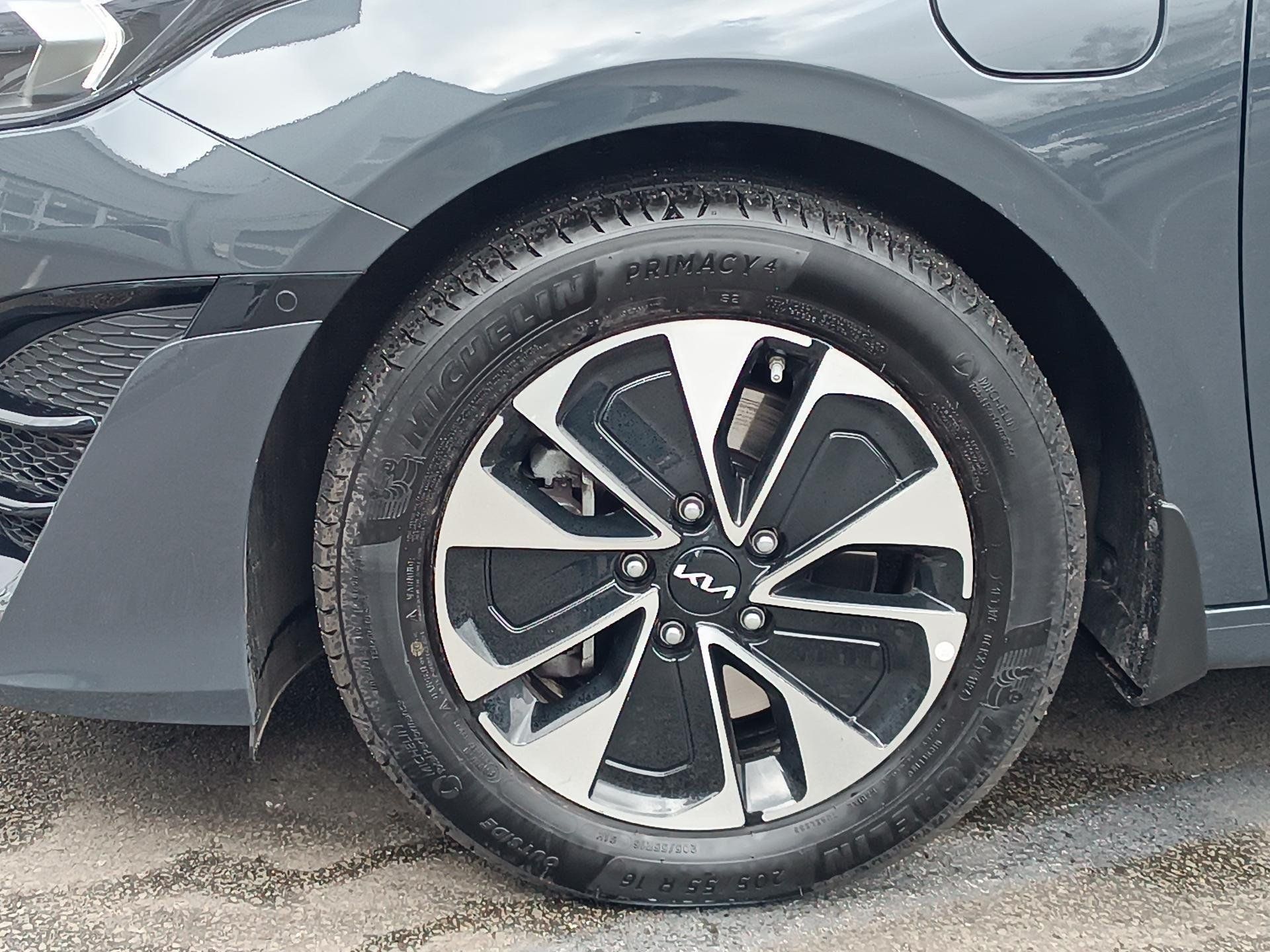 Kia Cee´d, Ceed PREMIUM 1,6GDi PHEV 6°DCT - fotka 6