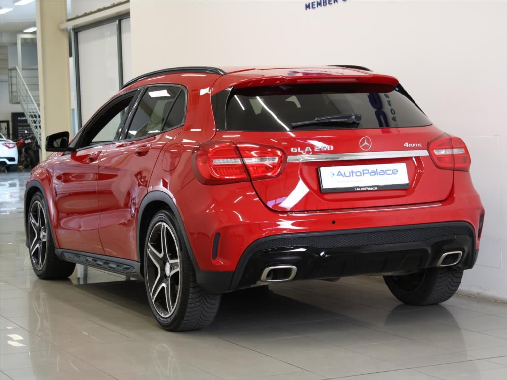 Mercedes-Benz GLA, 2,0 250 4M AMG paket Kam.ČR - fotka 3