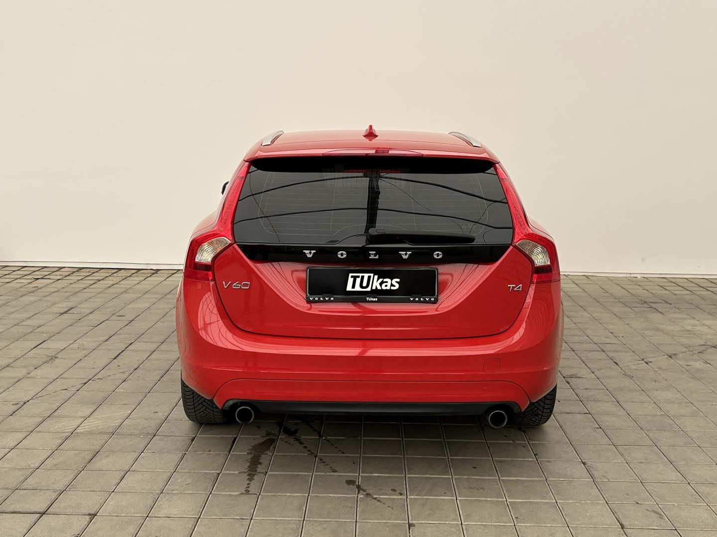 Volvo V60, 1.6T4 132kW Summum - fotka 4