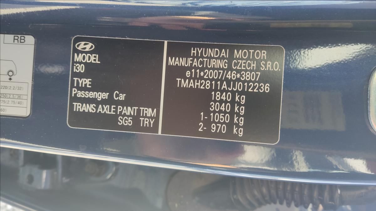 Hyundai i30, 1,0 T-GDI TRIKOLOR COMFORT - fotka 4