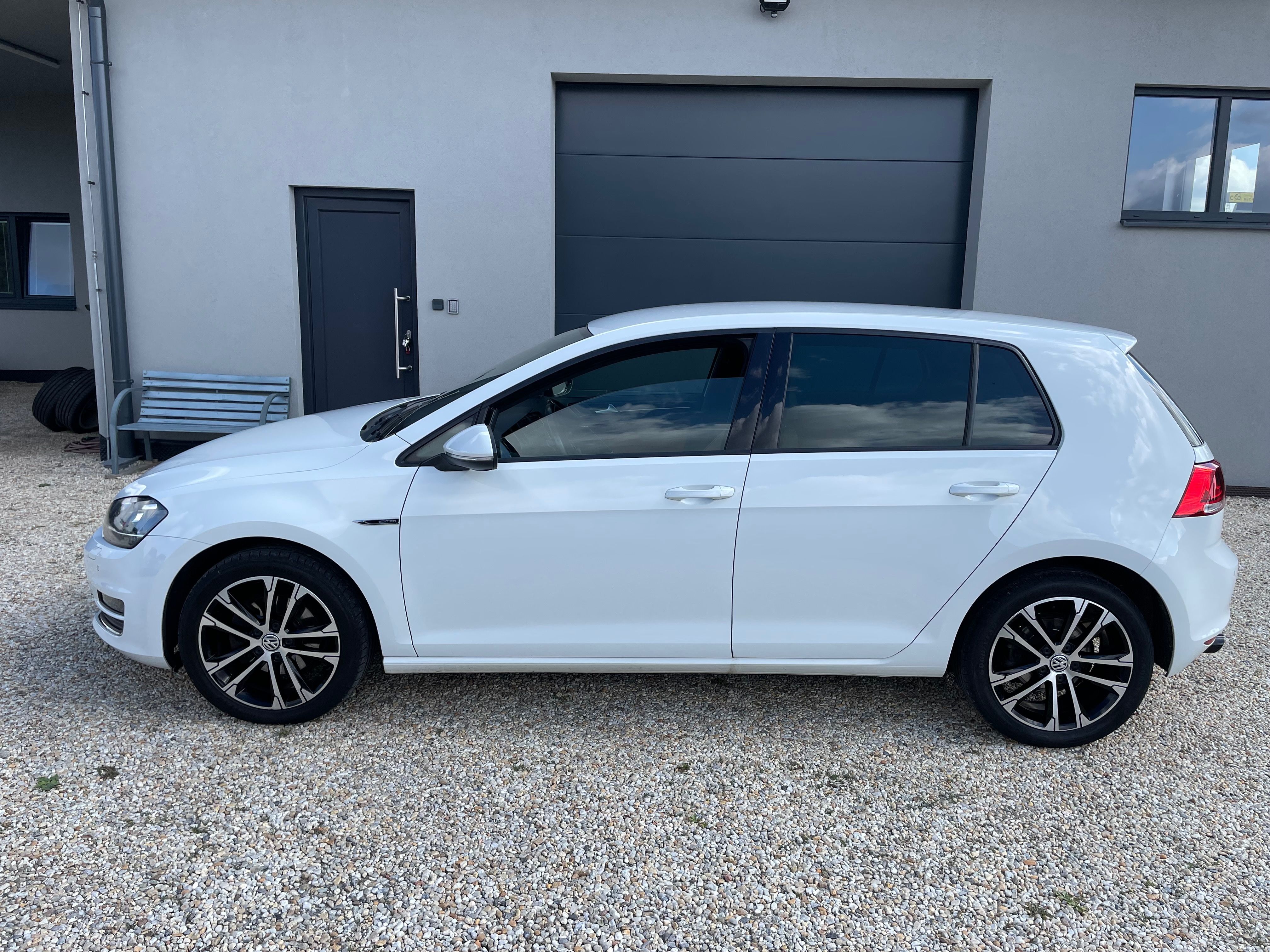 Volkswagen Golf, HIGHLINE EDITION 40 1,4 92KW - fotka 2