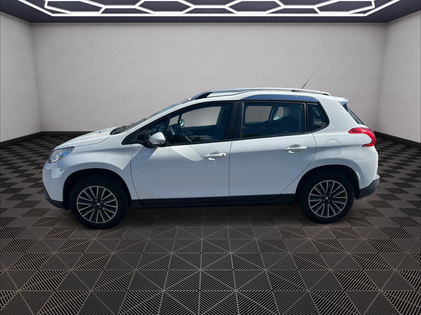 Peugeot 2008, 1.2T 60kw - fotka 4