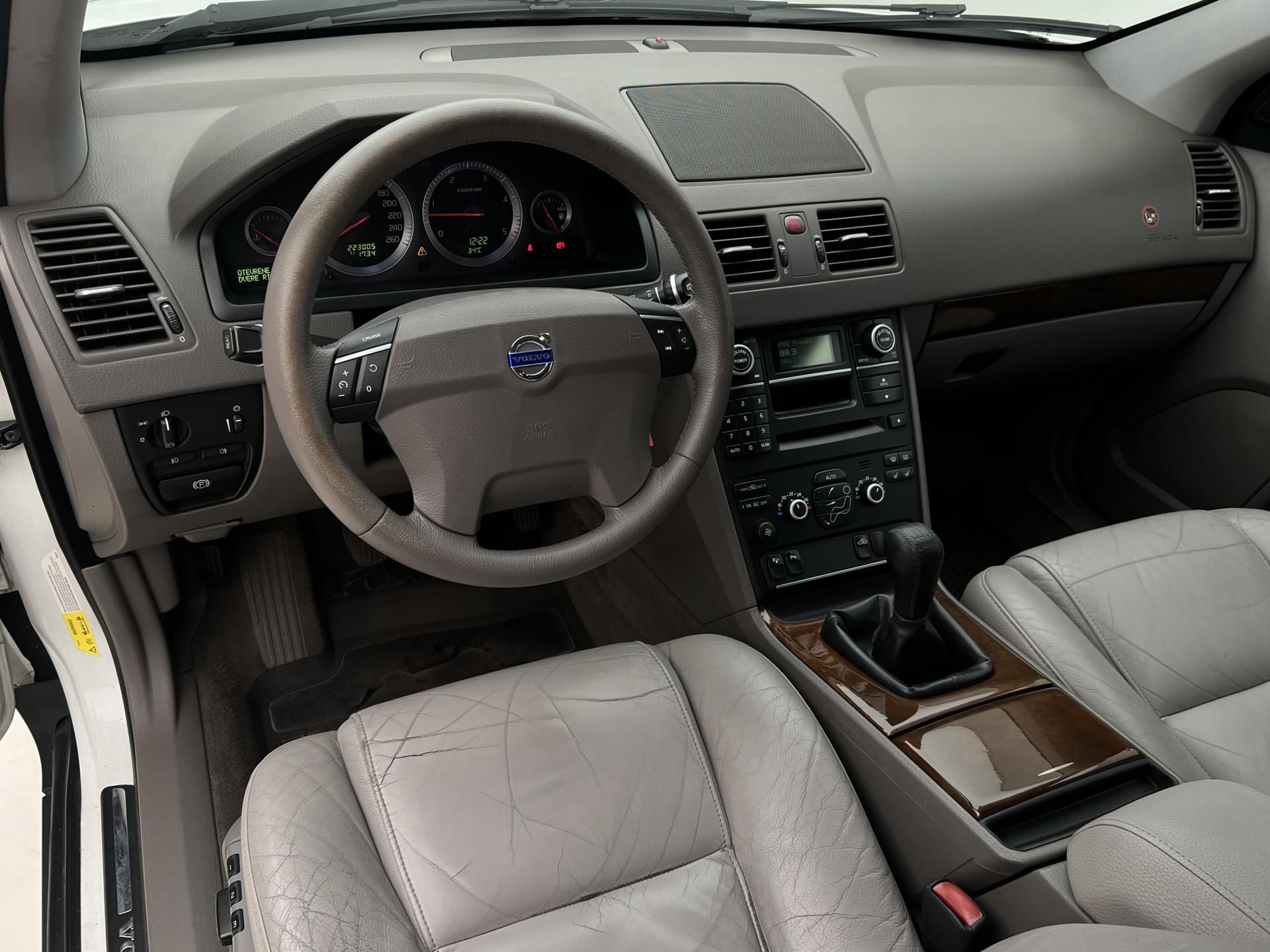 Volvo XC90, D5 AWD SUMMUM - fotka 4