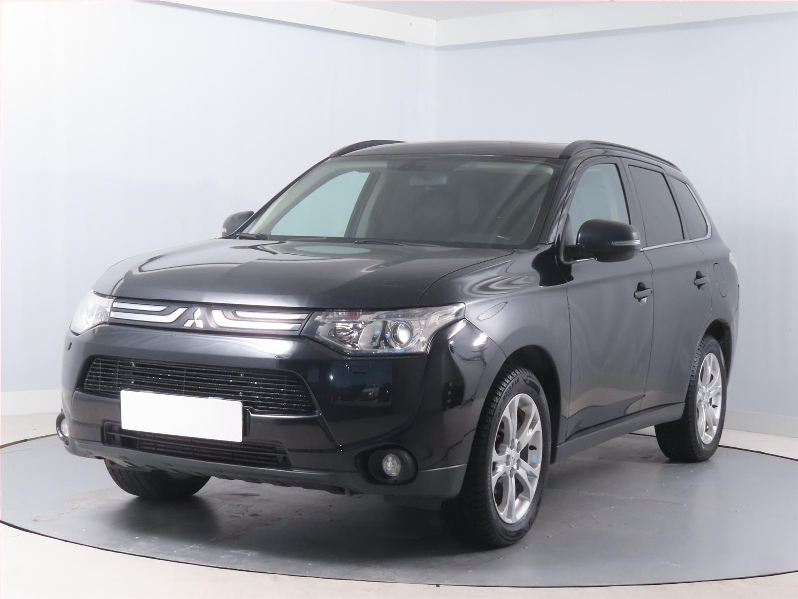 Mitsubishi Outlander, 2.2 DI-D, 4X4, 7 míst, Navi - fotka 2