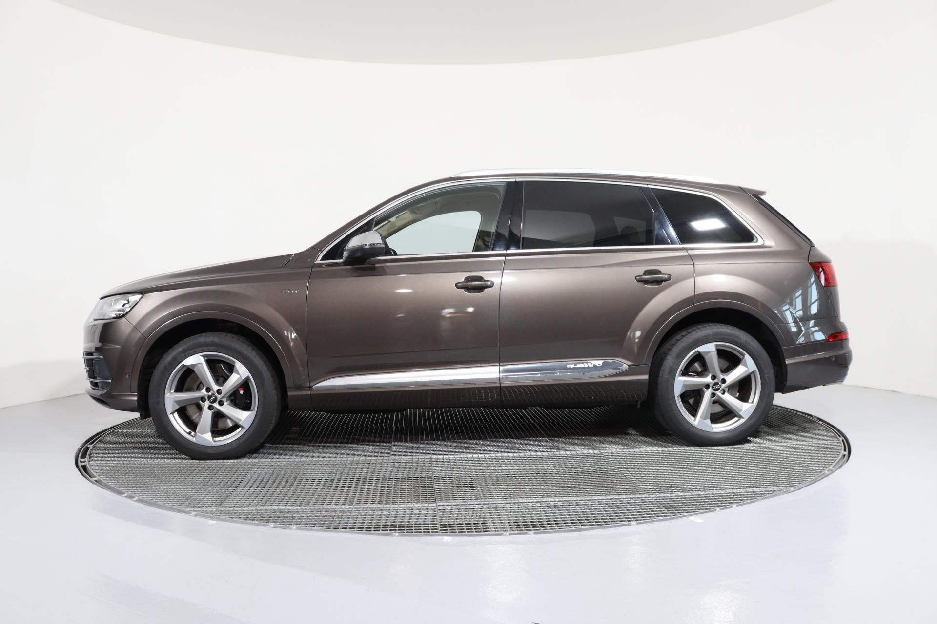 Audi SQ7, SQ7 4.0 BITDI QUATTRO - fotka 3