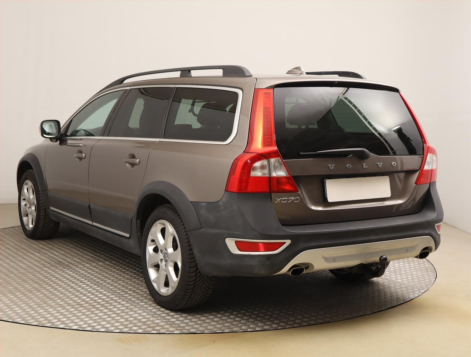 Volvo XC70, D5 AWD, 4X4, Automat - fotka 4