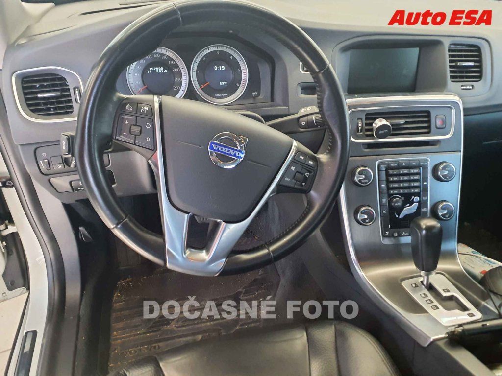 Volvo V60, 2.4 D5 - fotka 3