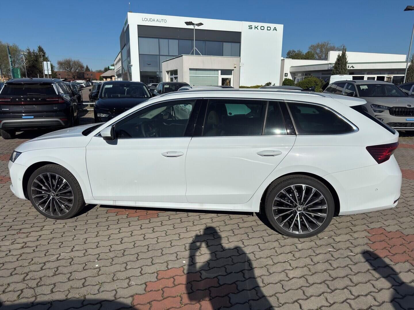 Škoda Octavia, Combi Exclusive Selection 1,5 - fotka 3