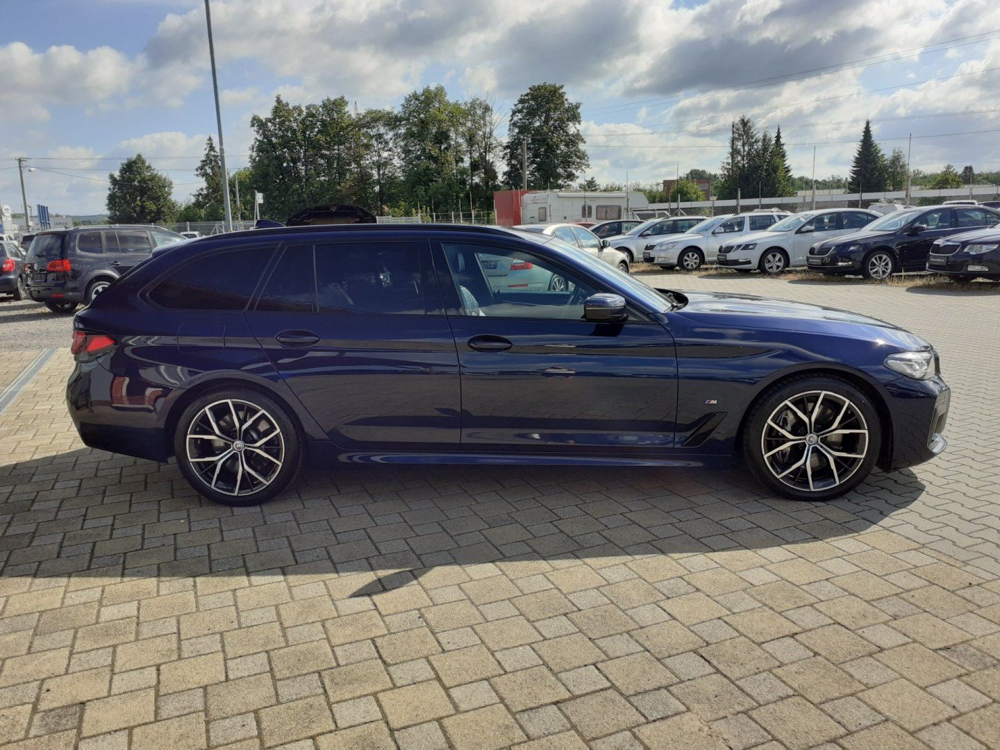 BMW Řada 5, 540d x Drive 250 Kw  ČR - fotka 3