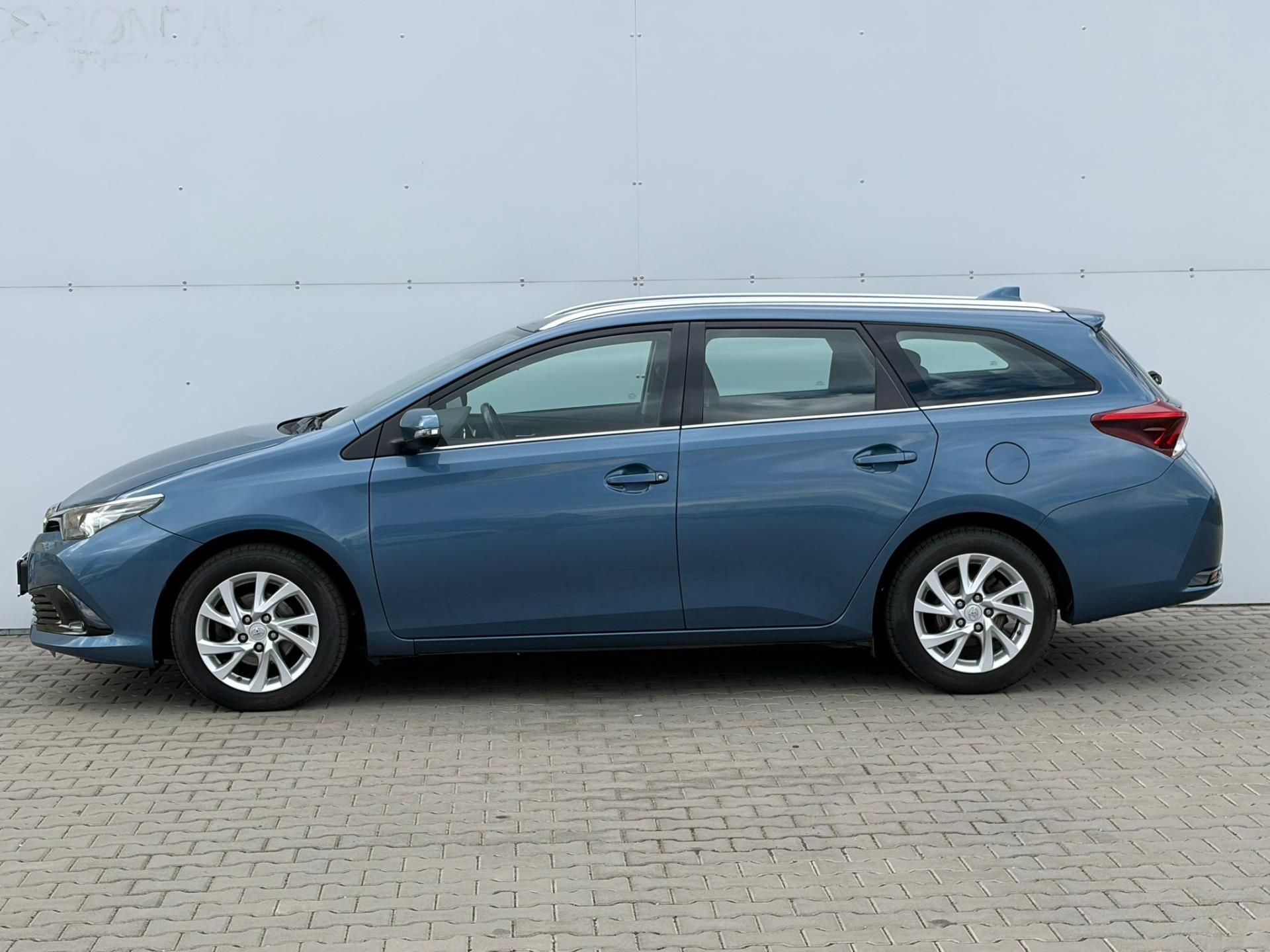 Toyota Auris, 1.6 Valvematic Active - fotka 3